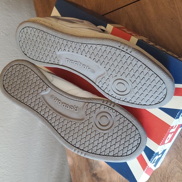 Mens 10.5 Reebok Club C Revenge - Picture 5 of 6